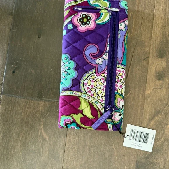 Vera Bradley Quilted Wallet – Tri-Fold Floral Pattern - Picture 3 of 3